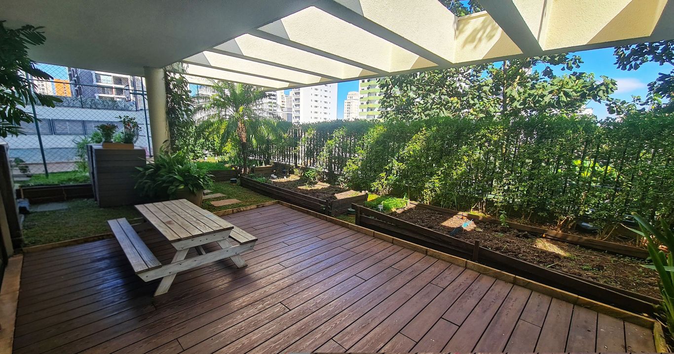 A área Zen com horta integrada ao Spa, piscina e academia fará você sentir que mora fora de São Paulo